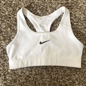 White Nike sports bra. Excellent condition.